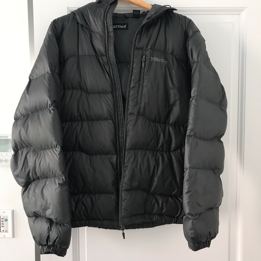 Men’s Marmot puffer jacket with hood.